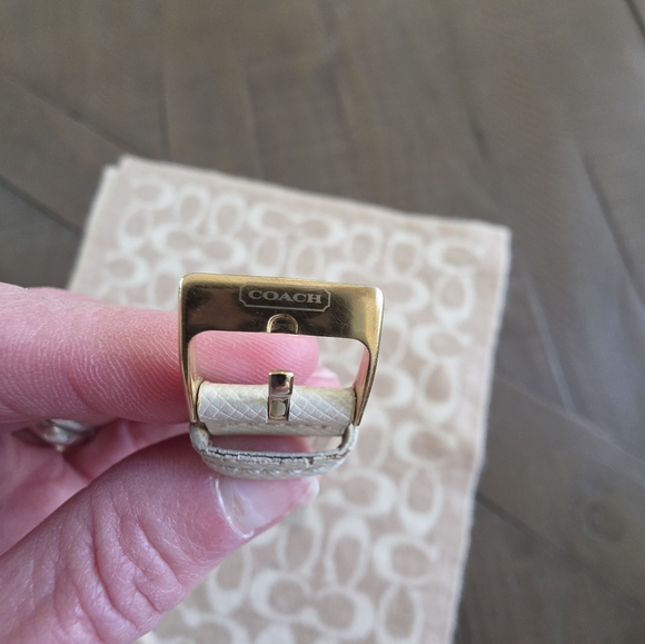 Coach Bundle Set Scarf-Pebble Leather Double Wristlet-Watch-Mirror Leather Case - Picture 10 of 15